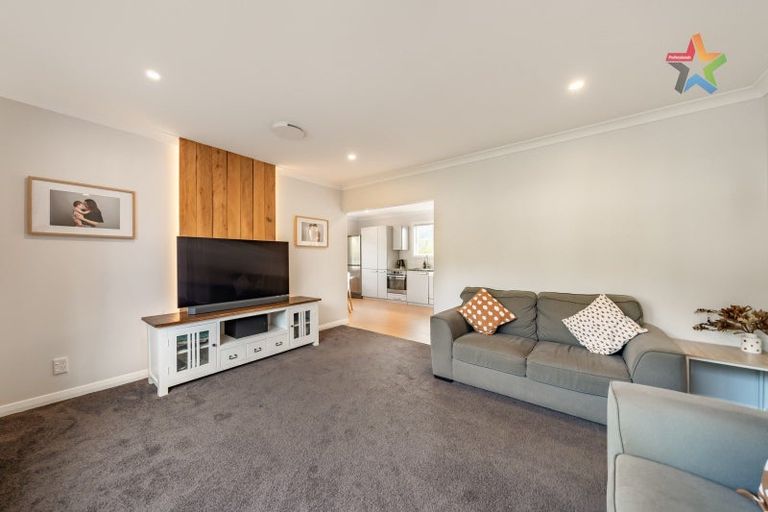 Photo of property in 21 Bledisloe Crescent, Wainuiomata, Lower Hutt, 5014