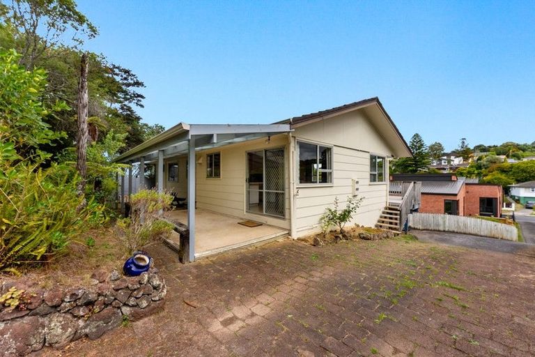 Photo of property in 75 Salamanca Road, Sunnynook, Auckland, 0620