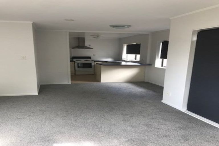 Photo of property in 50b Mirrabooka Avenue, Botany Downs, Auckland, 2010