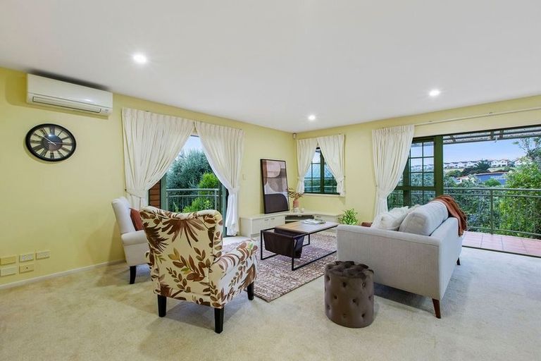 Photo of property in 28 Parkwood Crescent, Gulf Harbour, Whangaparaoa, 0930