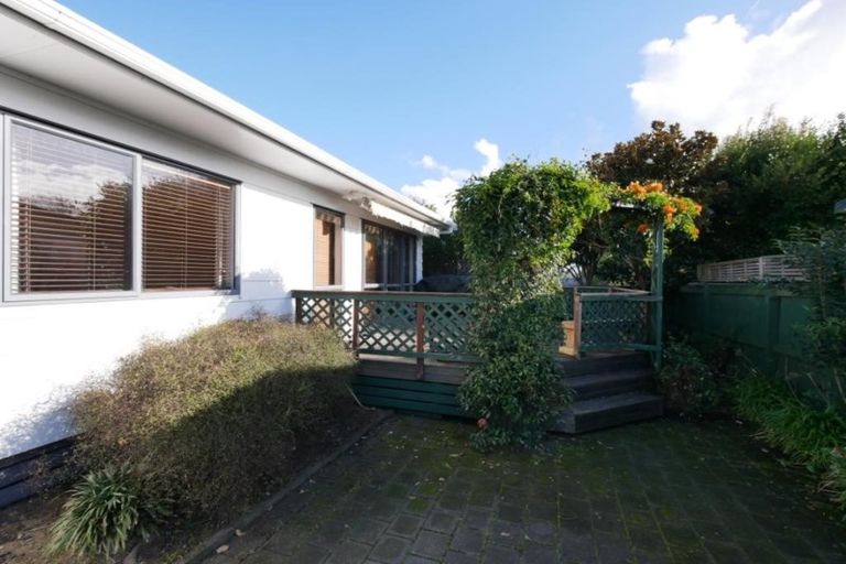Photo of property in 2/52 Youngs Road, Papakura, 2110