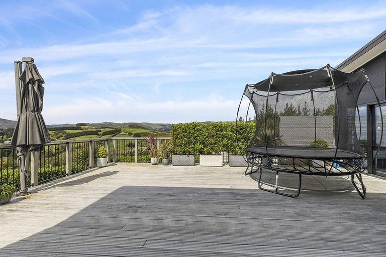 Photo of property in 168 Endeavour Drive, Whitby, Porirua, 5024