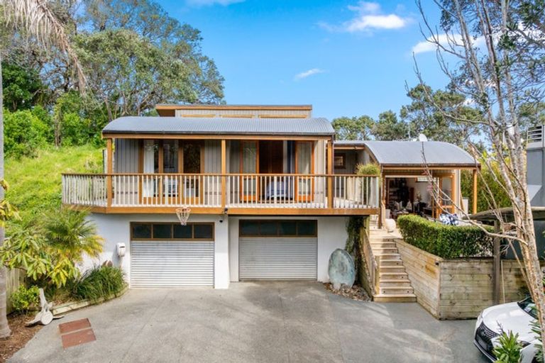 Photo of property in 417 Leigh Road, Whangateau, 0985