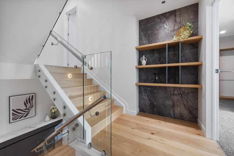 Photo of property in 8 Mill Hill Close, Flat Bush, 2019