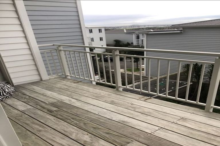 Photo of property in 9 Panakenake Way, Flat Bush, Auckland, 2019