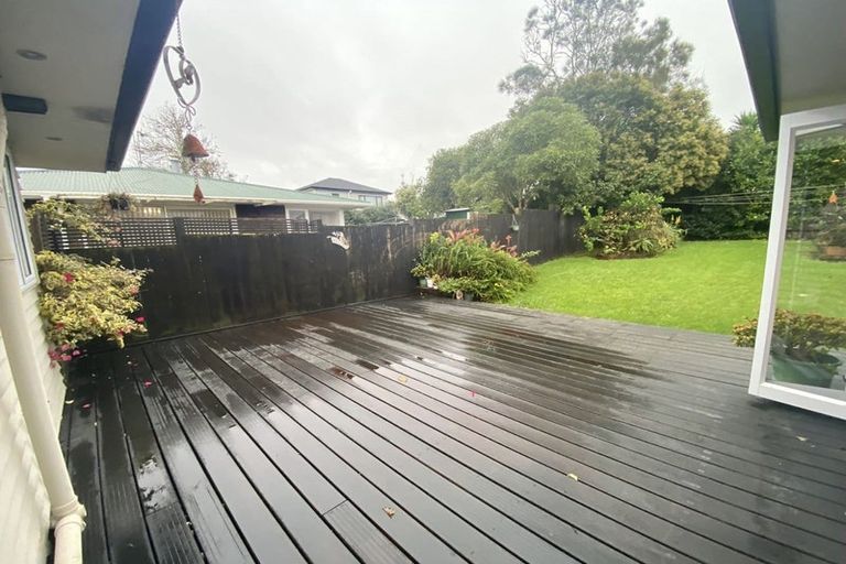 Photo of property in 4 Trojan Crescent, New Lynn, Auckland, 0600