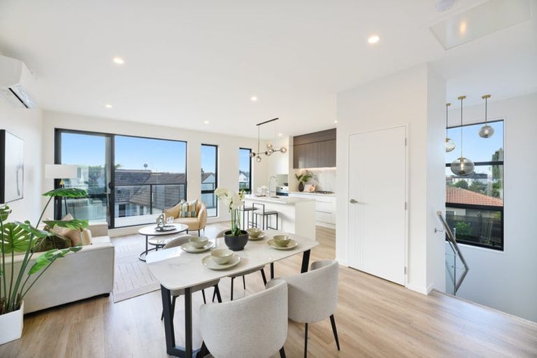 Photo of property in 95c Swanson Road, Henderson, Auckland, 0610