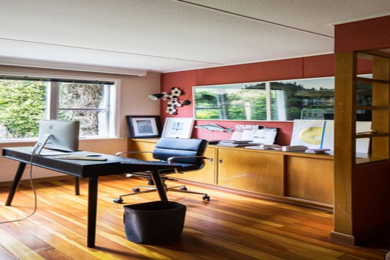 Photo of property in 18 Churchill Drive, Wilton, Wellington, 6035