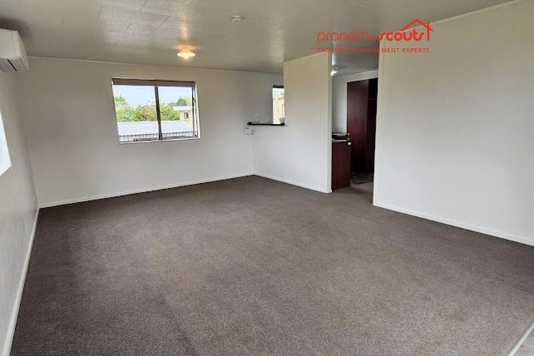 Photo of property in 71 Queenwood Road, Levin, 5510