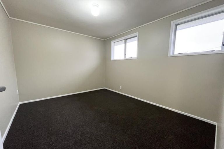 Photo of property in 42 Cobham Crescent, Kelston, Auckland, 0602