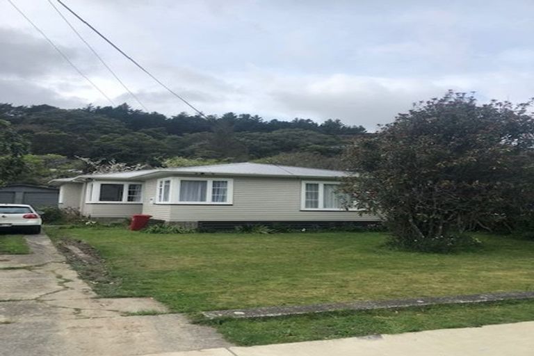 Photo of property in 21 Peel Place, Wainuiomata, Lower Hutt, 5014