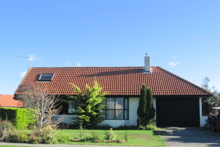 Photo of property in 12 Realm Drive, Paraparaumu, 5032