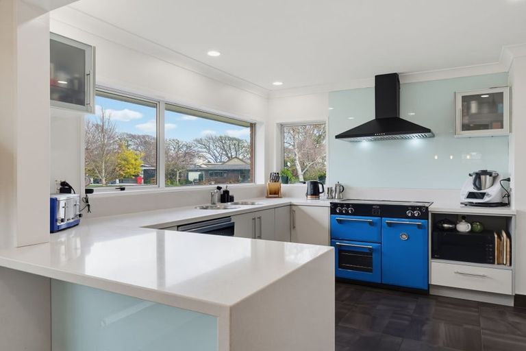 Photo of property in 8 Aintree Crescent, Awapuni, Palmerston North, 4412