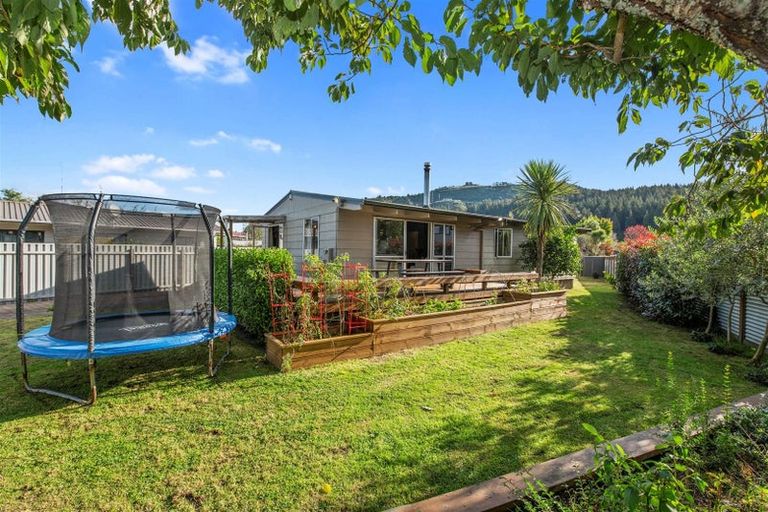 Photo of property in 22 Chapman Place, Fairy Springs, Rotorua, 3015