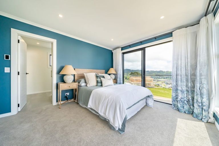 Photo of property in 25 Michael Bosher Way, Flat Bush, Auckland, 2019