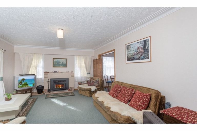 Photo of property in 1/39 Mcleod Road, Henderson, Auckland, 0612