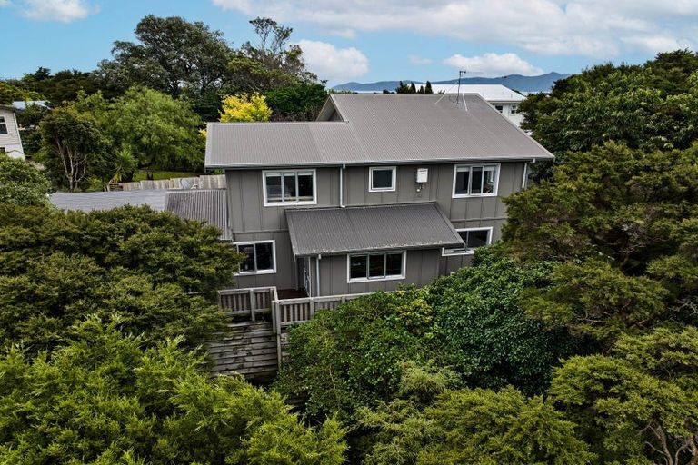 Photo of property in 15 Charlotte Way, Raumati South, Paraparaumu, 5032