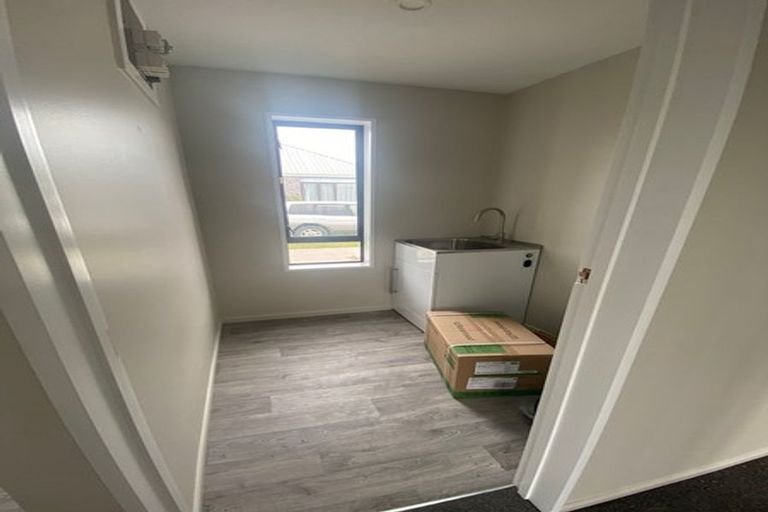 Photo of property in 1/33 Mortlake Street, Islington, Christchurch, 8042