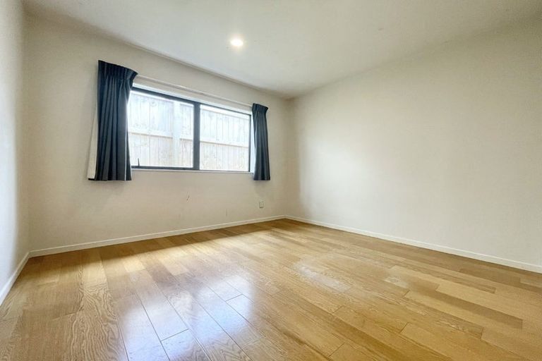 Photo of property in 32a Kelman Road, Kelston, Auckland, 0602