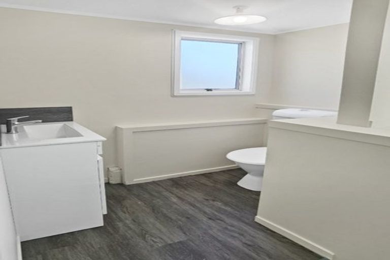 Photo of property in 15 Walnut Lane, Browns Bay, Auckland, 0630