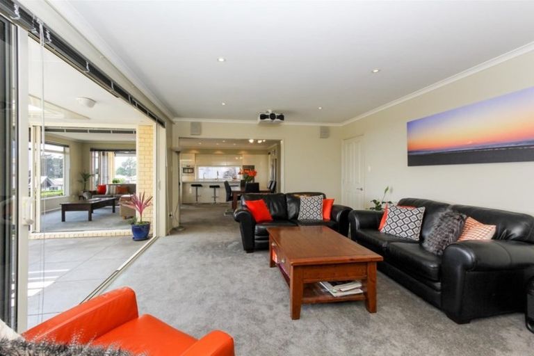 Photo of property in 46 Alberta Road, Glen Avon, New Plymouth, 4312