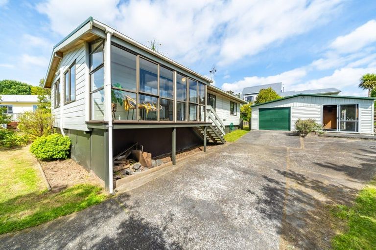 Photo of property in 22 Whitechapel Grove, Stokes Valley, Lower Hutt, 5019