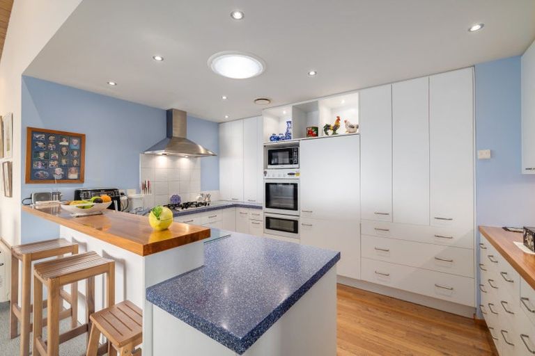 Photo of property in 43 Cannon Hill Crescent, Mount Pleasant, Christchurch, 8081