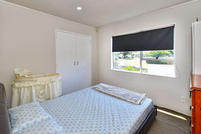 Photo of property in 2/60 Moncrieff Avenue, Clendon Park, Auckland, 2103