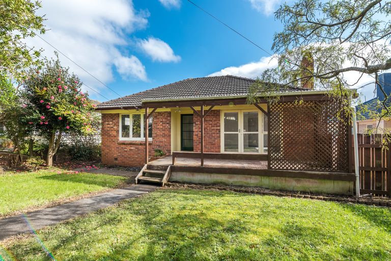 Photo of property in 75 Oakdale Road, Mount Roskill, Auckland, 1041