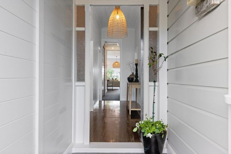 Photo of property in 10 Mcvay Street, Napier South, Napier, 4110