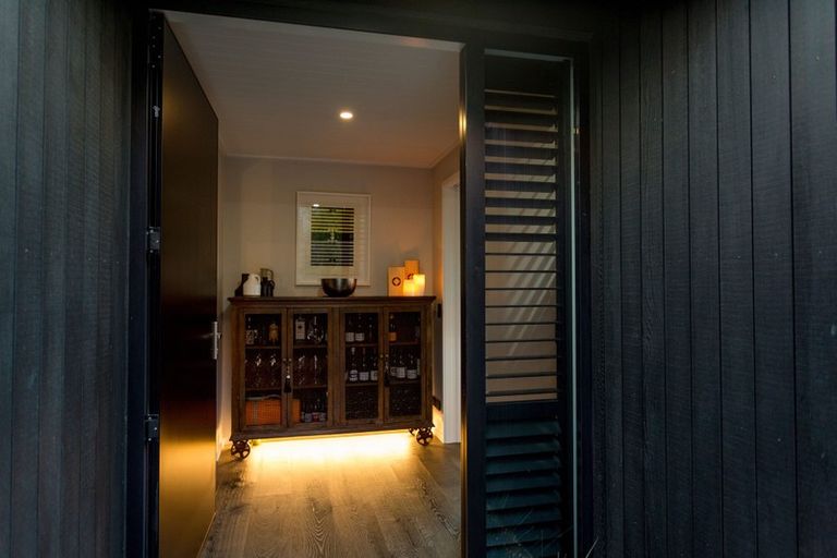 Photo of property in 2 Fife Court, Jacks Point, Queenstown, 9371