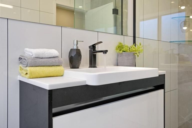 Photo of property in 38 Vinistra Road, Kumeu, 0810