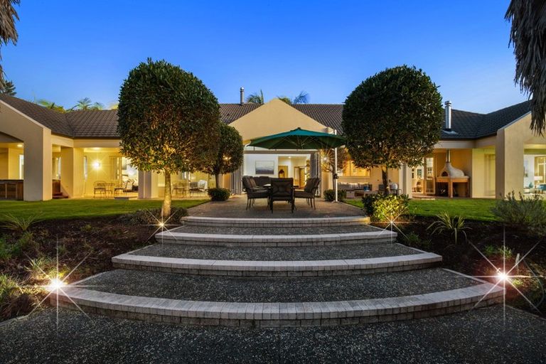 Photo of property in 82 Brownhill Road, Whitford, Manurewa, 2576