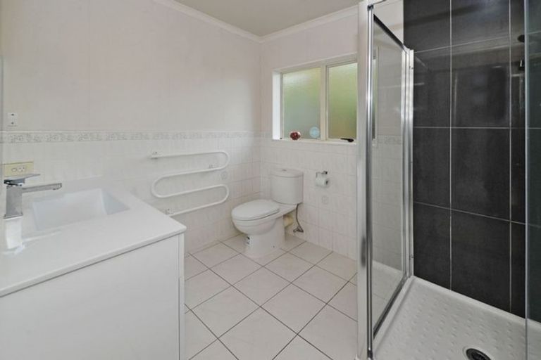 Photo of property in 12 Linicro Place, Wattle Downs, Auckland, 2103