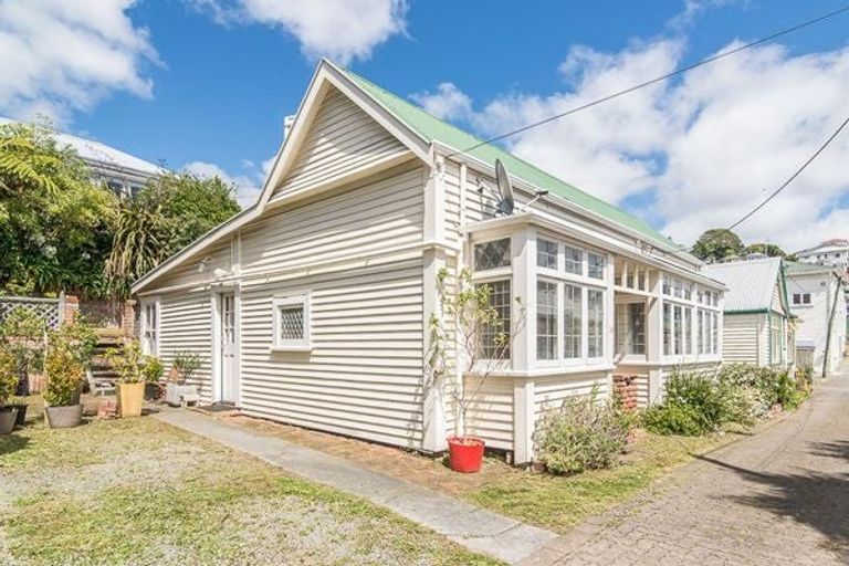 Photo of property in 2b Staunton Avenue, Mount Cook, Wellington, 6011