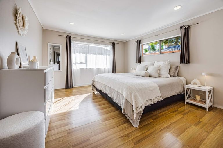 Photo of property in 1/22 Beaumaris Way, Conifer Grove, Takanini, 2112