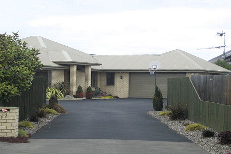 Photo of property in 12 Dunmurry Place, Casebrook, Christchurch, 8051