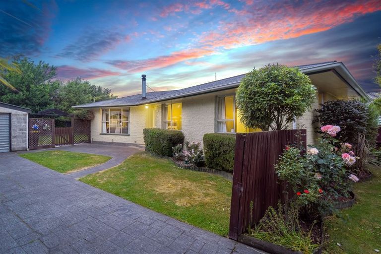 Photo of property in 6 Bidwell Place, Hillmorton, Christchurch, 8025
