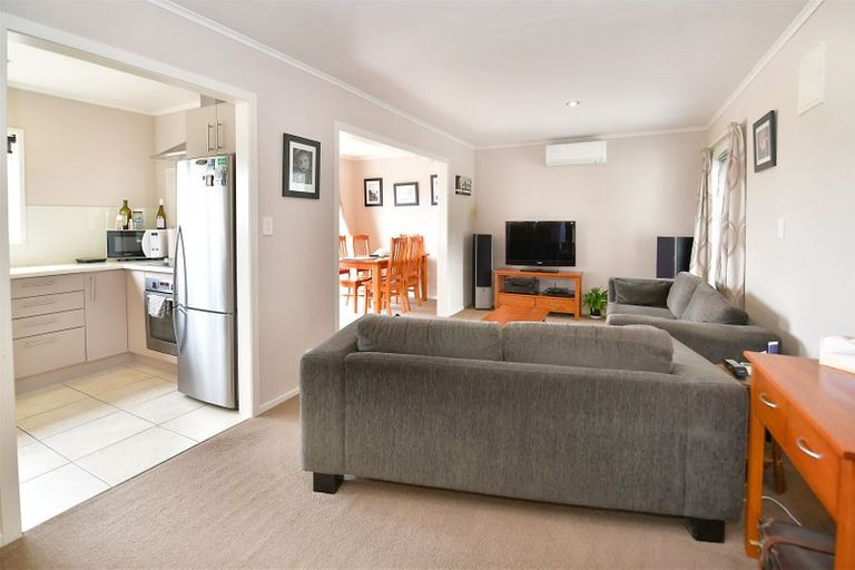 Photo of property in 27 Bonita Avenue, Stanmore Bay, Whangaparaoa, 0932