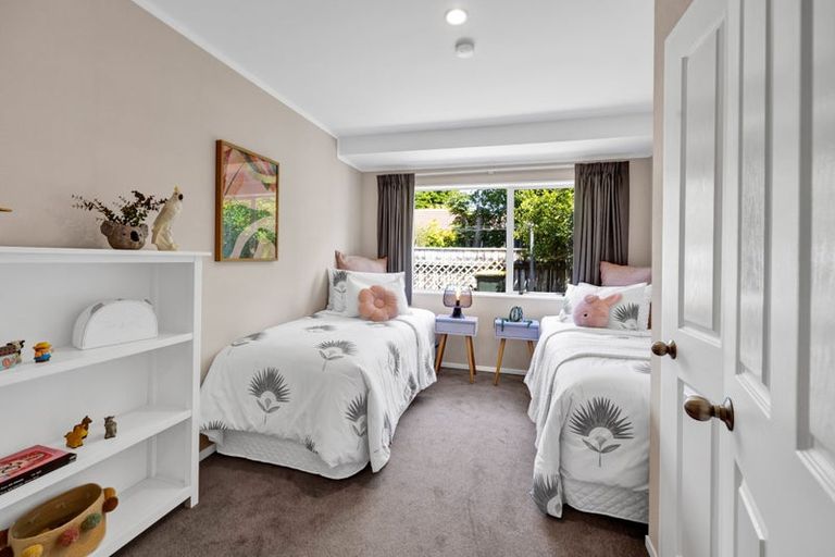 Photo of property in 362 Mangorei Road, Merrilands, New Plymouth, 4312