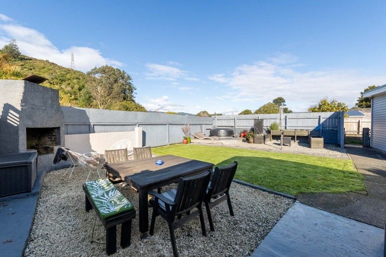 Photo of property in 15 Black Beech Street, Birchville, Upper Hutt, 5018