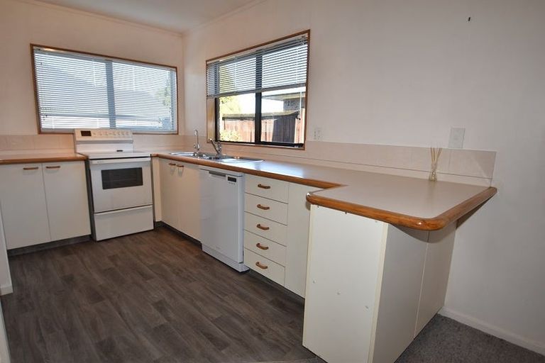 Photo of property in 2/118 Astley Avenue, New Lynn, Auckland, 0600