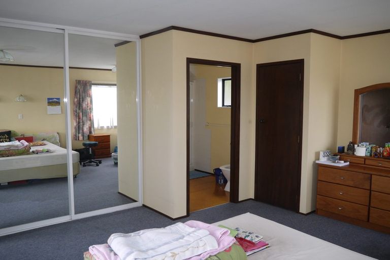 Photo of property in 104 Becroft Drive, Forrest Hill, Auckland, 0620