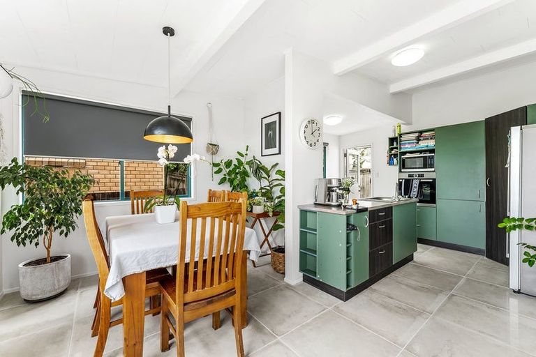 Photo of property in 3 Delshaw Avenue, Stanmore Bay, Whangaparaoa, 0932