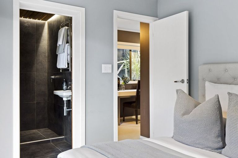 Photo of property in 1/57 Gulf View Road, Murrays Bay, Auckland, 0630