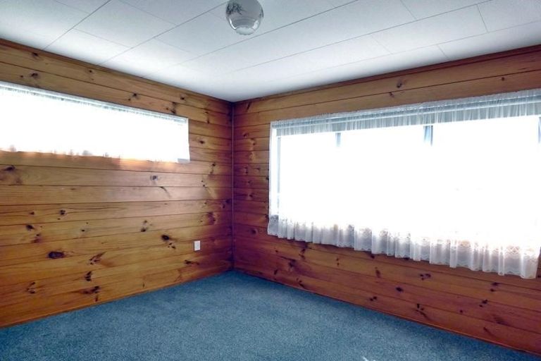 Photo of property in 1/57 Cliff View Drive, Green Bay, Auckland, 0604