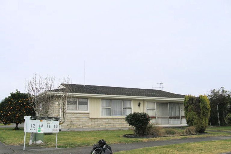 Photo of property in 18 Oxford Street, Taradale, Napier, 4112