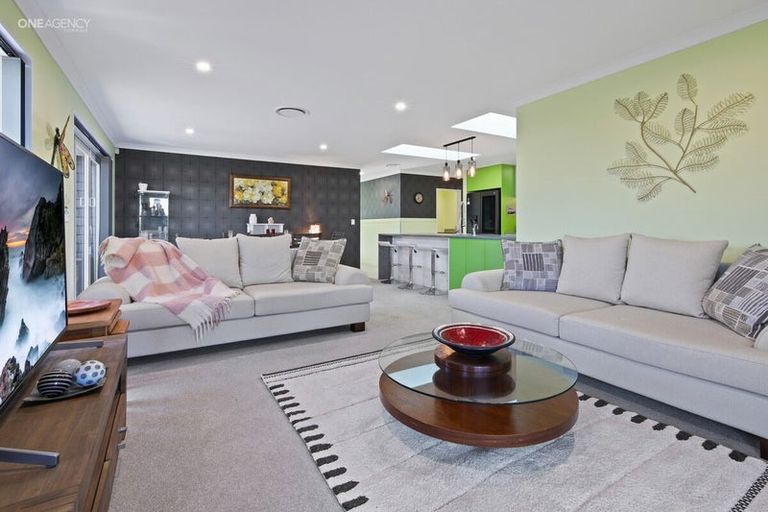 Photo of property in 14 Deans Place, Amberley, 7410