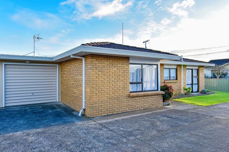 Photo of property in 1/87 Victoria Road, Papatoetoe, Auckland, 2025