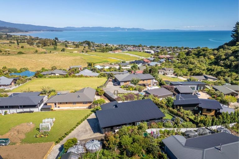Photo of property in 7 Pohutukawa Place, Pohara, Takaka, 7183